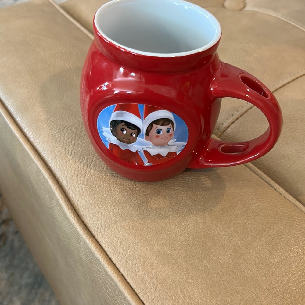 Luma Stella co elf on the shelf, red mug with unique handle